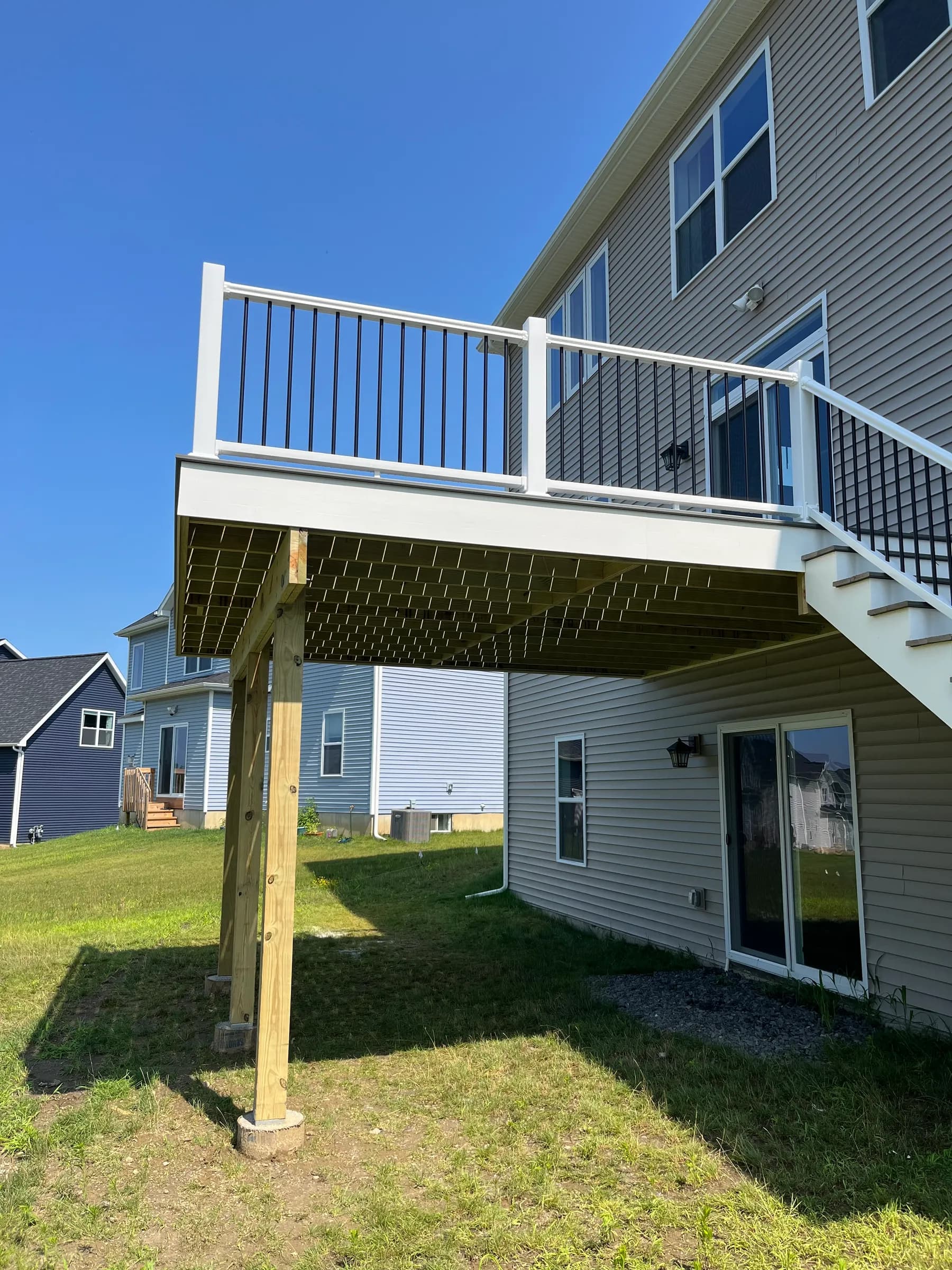 Another angle of pergola over composite deck